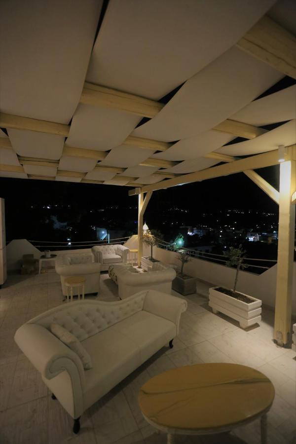 The White Suites Adamantas  Dış mekan fotoğraf